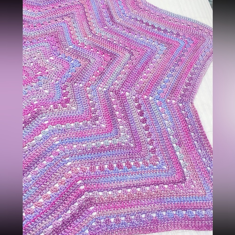 New Handmade Purple Star Crochet Blanket - Picture 2 of 4